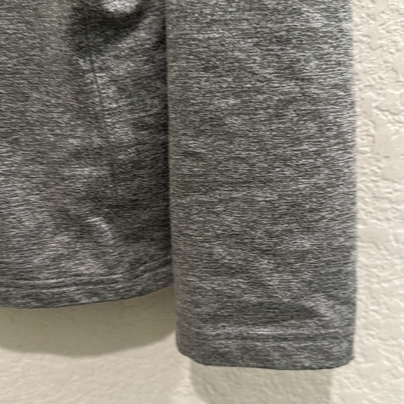 Vineyard Vines 1/4 zipper men’s small - Picture 4 of 9